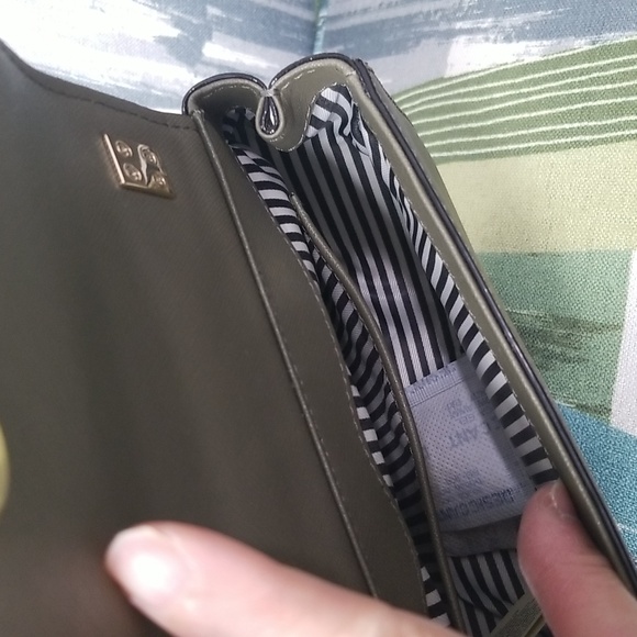 Kate Spade New York Small Byrdie in Green(Like New) - discountinued - Picture 8 of 11